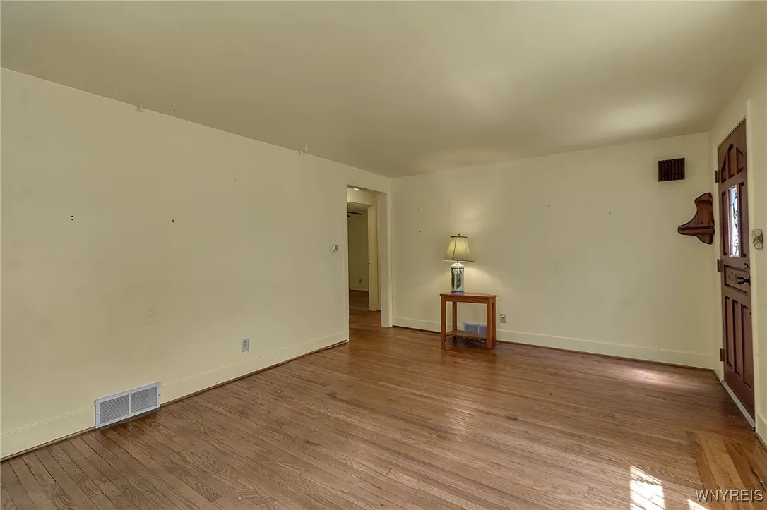 438 Zimmerman Boulevard, Tonawanda-town, New York, Tonawanda, New York 14223, 3 Bedrooms Bedrooms, 5 Rooms Rooms,1 BathroomBathrooms,Residential,Closed,438 Zimmerman Boulevard, Tonawanda-town, New York ,B1608481