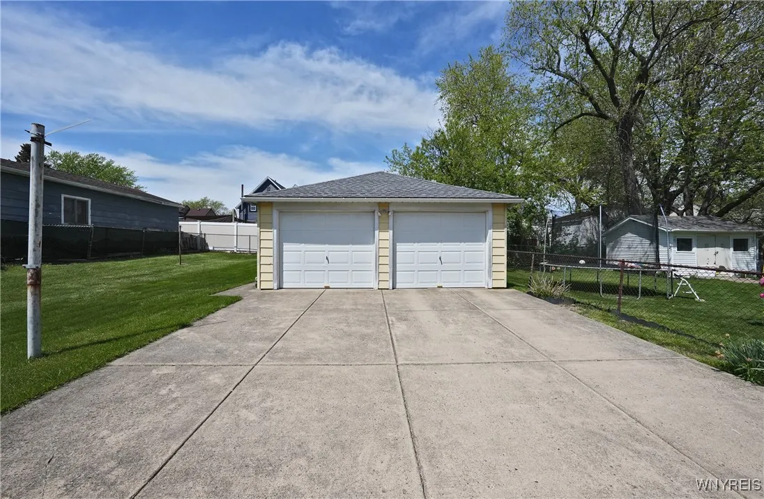 51 Orchard Avenue, Hamburg, New York 14219, Hamburg, New York 14219, 3 Bedrooms Bedrooms, 7 Rooms Rooms,1 BathroomBathrooms,Residential,Closed,51 Orchard Avenue, Hamburg, New York 14219,B1607117