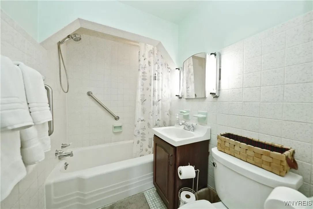 51 Orchard Avenue, Hamburg, New York 14219, Hamburg, New York 14219, 3 Bedrooms Bedrooms, 7 Rooms Rooms,1 BathroomBathrooms,Residential,Closed,51 Orchard Avenue, Hamburg, New York 14219,B1607117