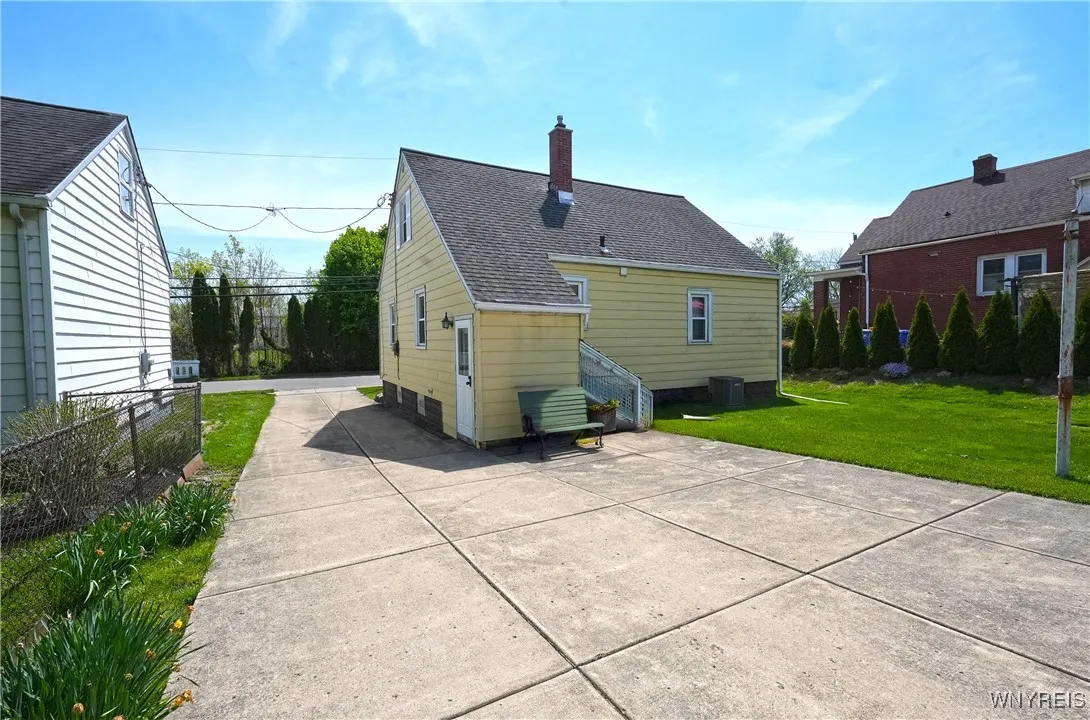 51 Orchard Avenue, Hamburg, New York 14219, Hamburg, New York 14219, 3 Bedrooms Bedrooms, 7 Rooms Rooms,1 BathroomBathrooms,Residential,Closed,51 Orchard Avenue, Hamburg, New York 14219,B1607117