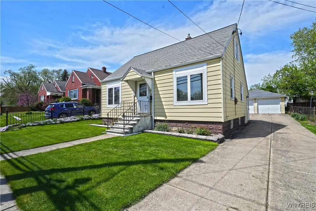 51 Orchard Avenue, Hamburg, New York 14219, Hamburg, New York 14219, 3 Bedrooms Bedrooms, 7 Rooms Rooms,1 BathroomBathrooms,Residential,Closed,51 Orchard Avenue, Hamburg, New York 14219,B1607117