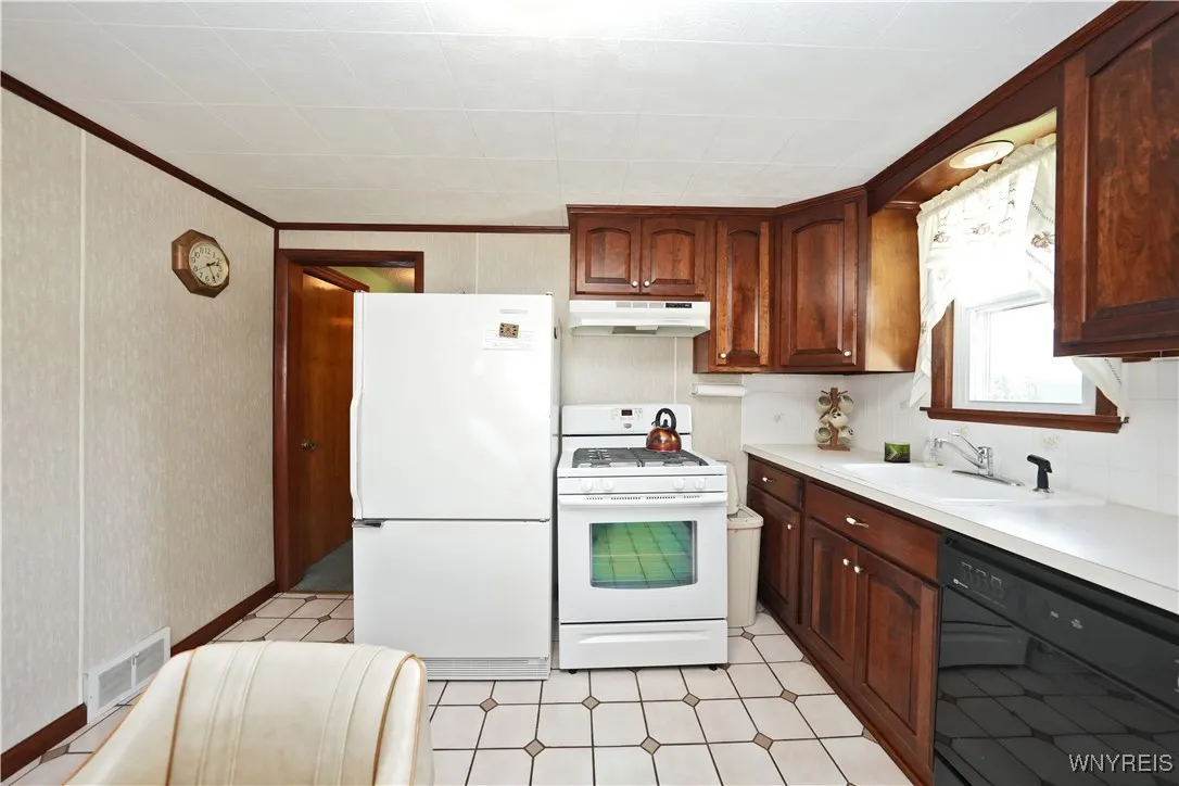 51 Orchard Avenue, Hamburg, New York 14219, Hamburg, New York 14219, 3 Bedrooms Bedrooms, 7 Rooms Rooms,1 BathroomBathrooms,Residential,Closed,51 Orchard Avenue, Hamburg, New York 14219,B1607117