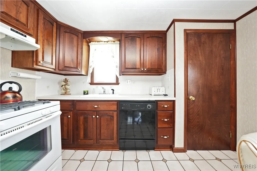 51 Orchard Avenue, Hamburg, New York 14219, Hamburg, New York 14219, 3 Bedrooms Bedrooms, 7 Rooms Rooms,1 BathroomBathrooms,Residential,Closed,51 Orchard Avenue, Hamburg, New York 14219,B1607117