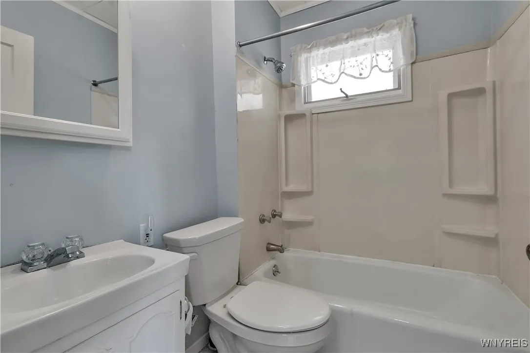 84 Newfield Street, Buffalo, New York 14207, Buffalo, New York 14207, 3 Bedrooms Bedrooms, 7 Rooms Rooms,2 BathroomsBathrooms,Residential,Closed,84 Newfield Street, Buffalo, New York 14207,0,B1608432
