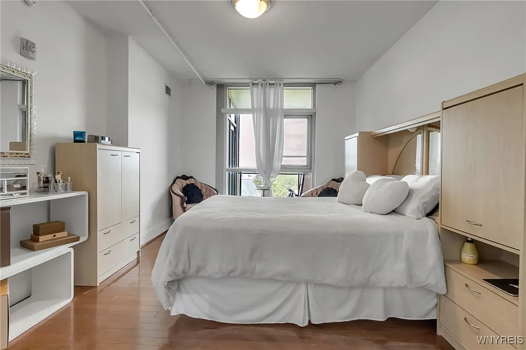 132 Lakefront Boulevard 403, Buffalo, New York 142, Buffalo, New York 14202, 2 Bedrooms Bedrooms, 6 Rooms Rooms,2 BathroomsBathrooms,Residential,Closed,132 Lakefront Boulevard 403, Buffalo, New York 142,0,B1608683