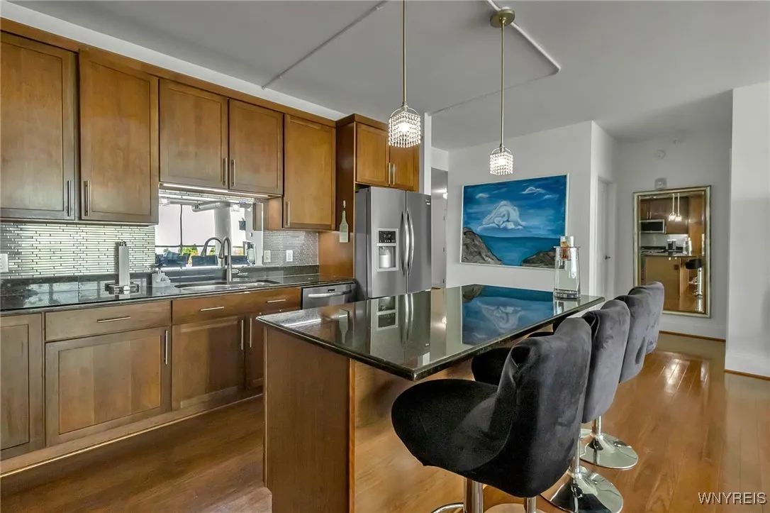 132 Lakefront Boulevard 403, Buffalo, New York 142, Buffalo, New York 14202, 2 Bedrooms Bedrooms, 6 Rooms Rooms,2 BathroomsBathrooms,Residential,Closed,132 Lakefront Boulevard 403, Buffalo, New York 142,0,B1608683