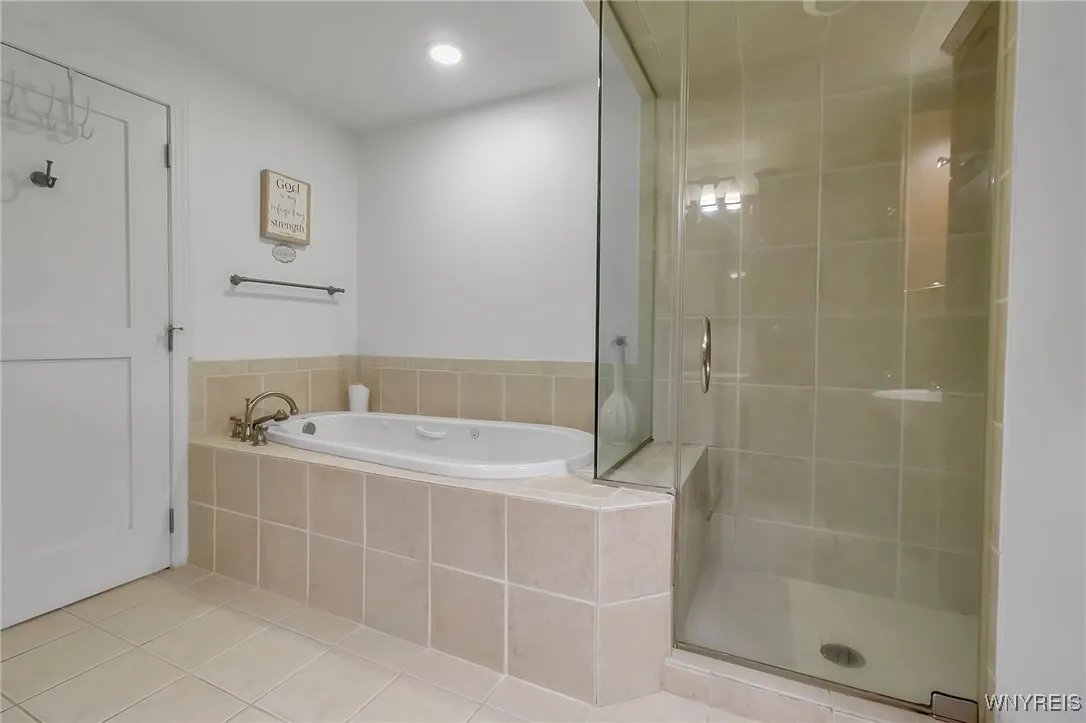 132 Lakefront Boulevard 403, Buffalo, New York 142, Buffalo, New York 14202, 2 Bedrooms Bedrooms, 6 Rooms Rooms,2 BathroomsBathrooms,Residential,Closed,132 Lakefront Boulevard 403, Buffalo, New York 142,0,B1608683