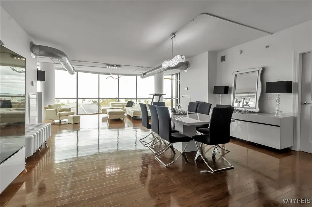 132 Lakefront Boulevard 403, Buffalo, New York 142, Buffalo, New York 14202, 2 Bedrooms Bedrooms, 6 Rooms Rooms,2 BathroomsBathrooms,Residential,Closed,132 Lakefront Boulevard 403, Buffalo, New York 142,0,B1608683