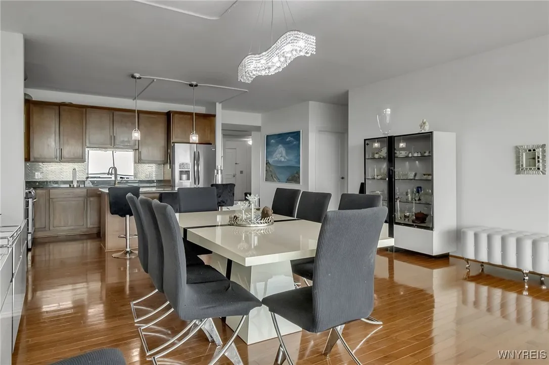 132 Lakefront Boulevard 403, Buffalo, New York 142, Buffalo, New York 14202, 2 Bedrooms Bedrooms, 6 Rooms Rooms,2 BathroomsBathrooms,Residential,Closed,132 Lakefront Boulevard 403, Buffalo, New York 142,0,B1608683