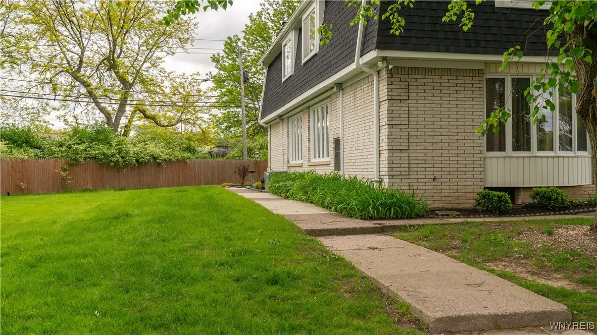 32 Harrogate, Amherst, New York 14221, Amherst, New York 14221, 3 Bedrooms Bedrooms, 7 Rooms Rooms,2 BathroomsBathrooms,Residential,Closed,32 Harrogate, Amherst, New York 14221,0,B1608488