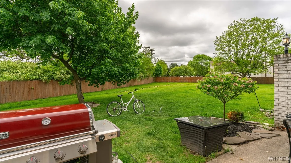 32 Harrogate, Amherst, New York 14221, Amherst, New York 14221, 3 Bedrooms Bedrooms, 7 Rooms Rooms,2 BathroomsBathrooms,Residential,Closed,32 Harrogate, Amherst, New York 14221,0,B1608488