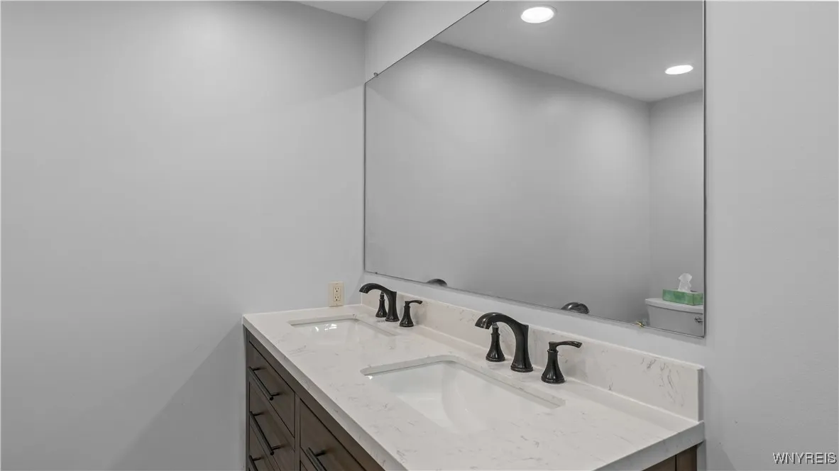 32 Harrogate, Amherst, New York 14221, Amherst, New York 14221, 3 Bedrooms Bedrooms, 7 Rooms Rooms,2 BathroomsBathrooms,Residential,Closed,32 Harrogate, Amherst, New York 14221,0,B1608488