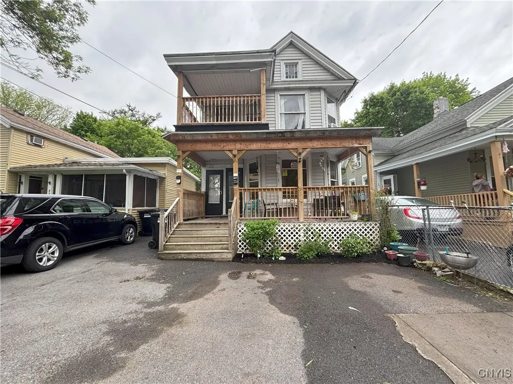 211 Putnam Street, Syracuse, New York 13204, Syracuse, New York 13204, 6 Bedrooms Bedrooms, ,2 BathroomsBathrooms,Residential,Closed,211 Putnam Street, Syracuse, New York 13204,0,S1608699