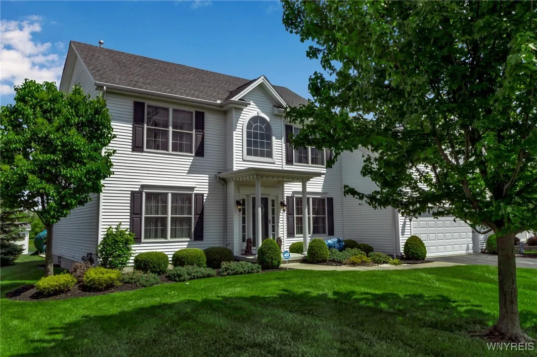 5623 Field Brook Drive, Clarence, New York 14051, Clarence, New York 14051, 4 Bedrooms Bedrooms, 8 Rooms Rooms,3 BathroomsBathrooms,Residential,Closed,5623 Field Brook Drive, Clarence, New York 14051,0,B1608487