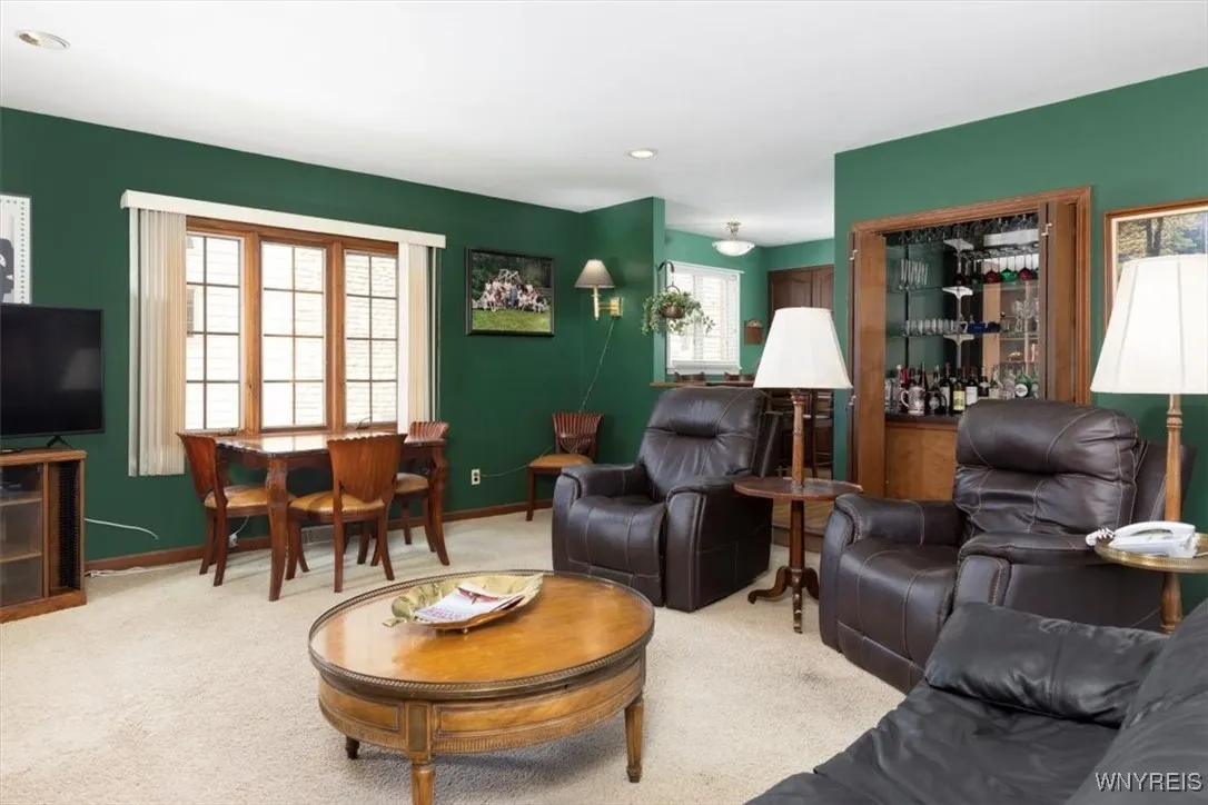 205 Deerhurst Park Boulevard, Tonawanda-town, New, Tonawanda, New York 14217, 3 Bedrooms Bedrooms, 7 Rooms Rooms,2 BathroomsBathrooms,Residential,Closed,205 Deerhurst Park Boulevard, Tonawanda-town, New ,B1608780