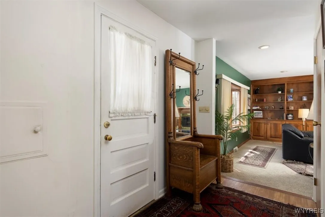 205 Deerhurst Park Boulevard, Tonawanda-town, New, Tonawanda, New York 14217, 3 Bedrooms Bedrooms, 7 Rooms Rooms,2 BathroomsBathrooms,Residential,Closed,205 Deerhurst Park Boulevard, Tonawanda-town, New ,B1608780
