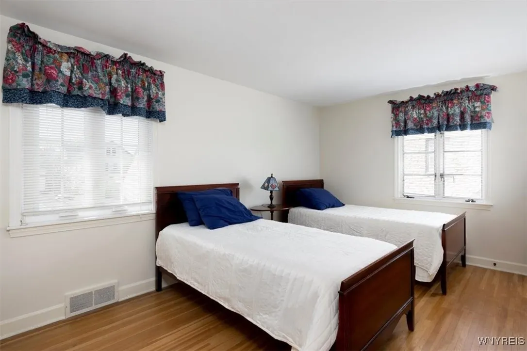 205 Deerhurst Park Boulevard, Tonawanda-town, New, Tonawanda, New York 14217, 3 Bedrooms Bedrooms, 7 Rooms Rooms,2 BathroomsBathrooms,Residential,Closed,205 Deerhurst Park Boulevard, Tonawanda-town, New ,B1608780