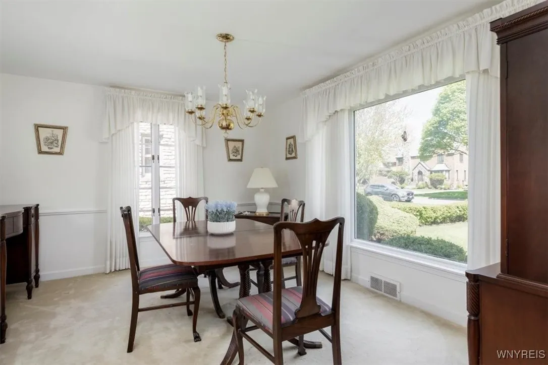 205 Deerhurst Park Boulevard, Tonawanda-town, New, Tonawanda, New York 14217, 3 Bedrooms Bedrooms, 7 Rooms Rooms,2 BathroomsBathrooms,Residential,Closed,205 Deerhurst Park Boulevard, Tonawanda-town, New ,B1608780