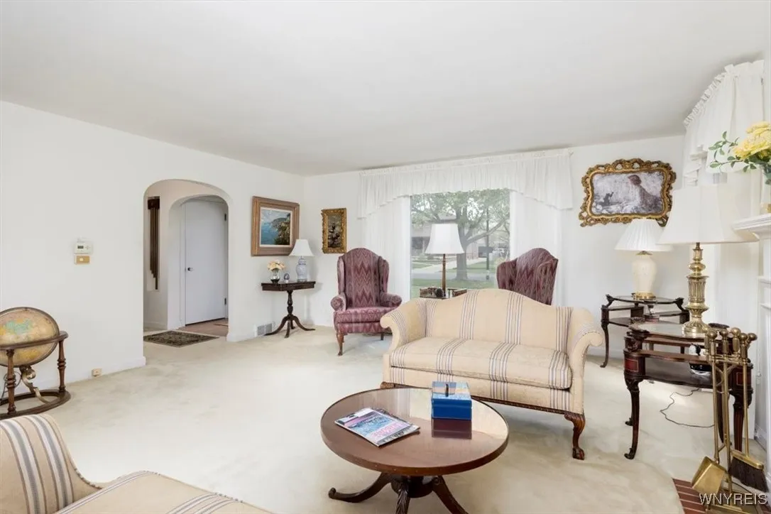 205 Deerhurst Park Boulevard, Tonawanda-town, New, Tonawanda, New York 14217, 3 Bedrooms Bedrooms, 7 Rooms Rooms,2 BathroomsBathrooms,Residential,Closed,205 Deerhurst Park Boulevard, Tonawanda-town, New ,B1608780