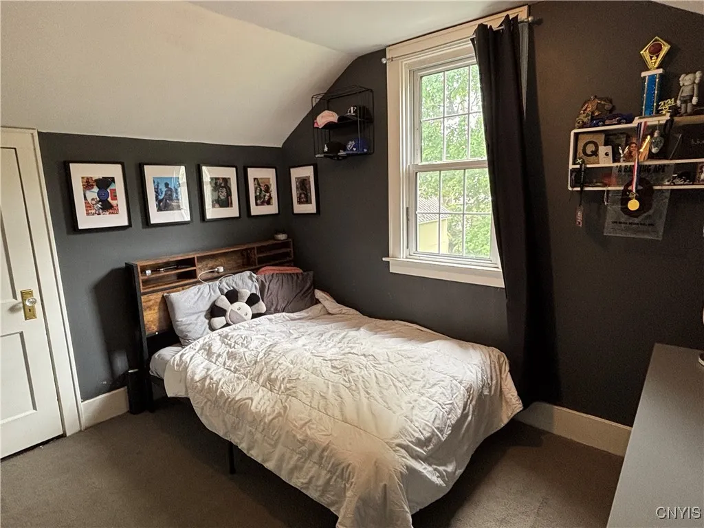 Upstairs bedroom 2