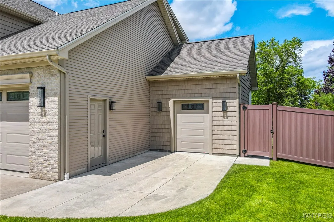 1 Park Meadow Drive, West Seneca, New York 14224, West Seneca, New York 14224, 3 Bedrooms Bedrooms, 12 Rooms Rooms,2 BathroomsBathrooms,Residential,Closed,1 Park Meadow Drive, West Seneca, New York 14224,0,B1608630