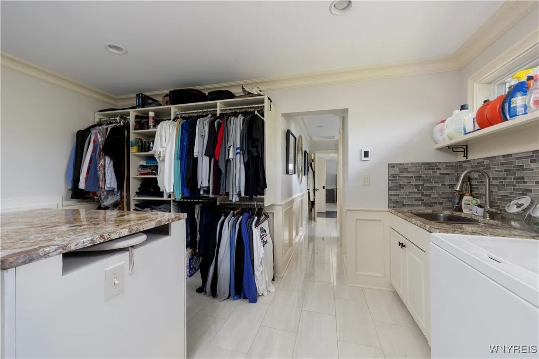 1 Park Meadow Drive, West Seneca, New York 14224, West Seneca, New York 14224, 3 Bedrooms Bedrooms, 12 Rooms Rooms,2 BathroomsBathrooms,Residential,Closed,1 Park Meadow Drive, West Seneca, New York 14224,0,B1608630