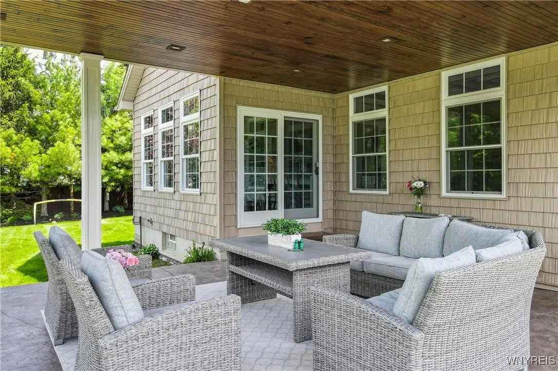 1 Park Meadow Drive, West Seneca, New York 14224, West Seneca, New York 14224, 3 Bedrooms Bedrooms, 12 Rooms Rooms,2 BathroomsBathrooms,Residential,Closed,1 Park Meadow Drive, West Seneca, New York 14224,0,B1608630