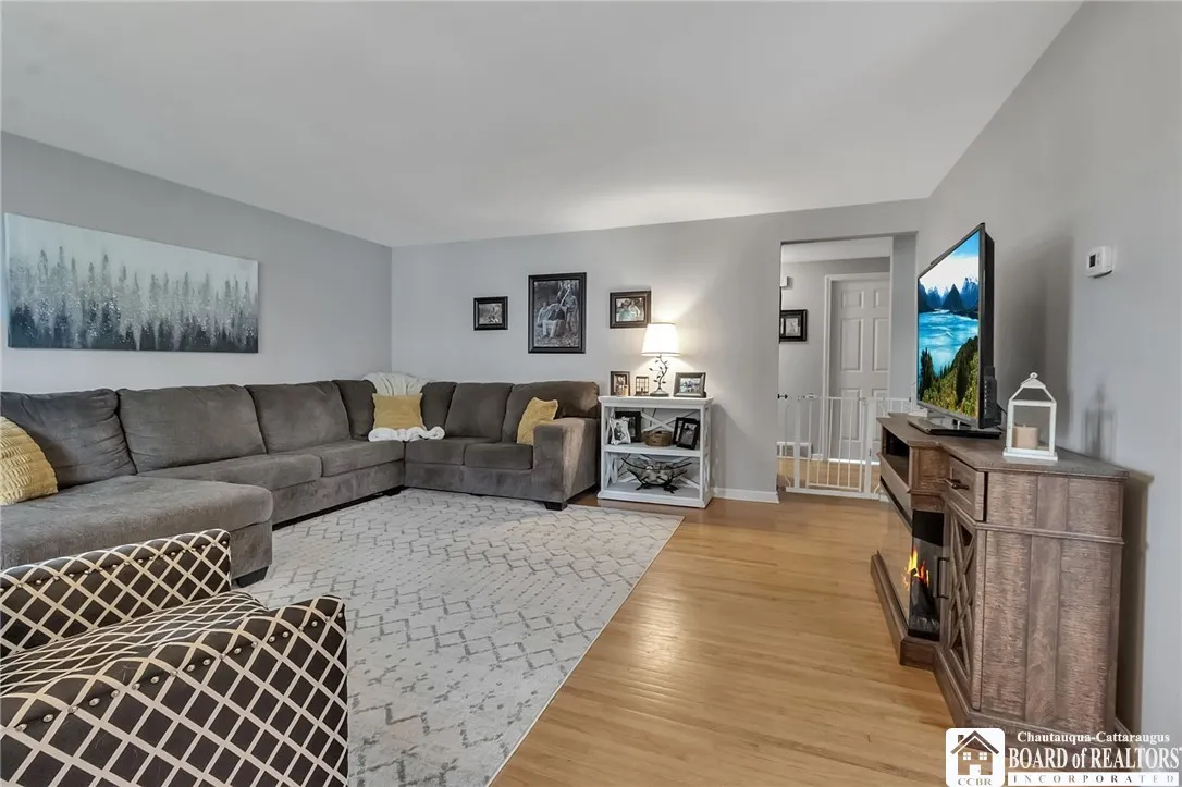 62 Thistle Avenue, Tonawanda-town, New York 14150, Tonawanda, New York 14150, 4 Bedrooms Bedrooms, 9 Rooms Rooms,1 BathroomBathrooms,Residential,Closed,62 Thistle Avenue, Tonawanda-town, New York 14150,0,R1608655