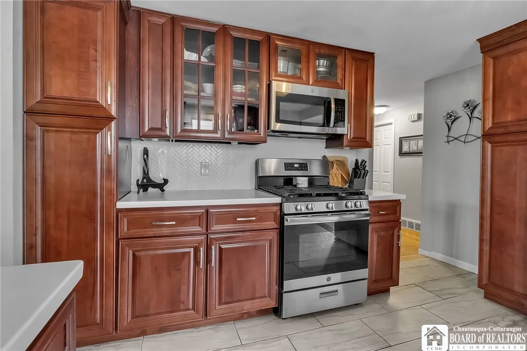 62 Thistle Avenue, Tonawanda-town, New York 14150, Tonawanda, New York 14150, 4 Bedrooms Bedrooms, 9 Rooms Rooms,1 BathroomBathrooms,Residential,Closed,62 Thistle Avenue, Tonawanda-town, New York 14150,0,R1608655