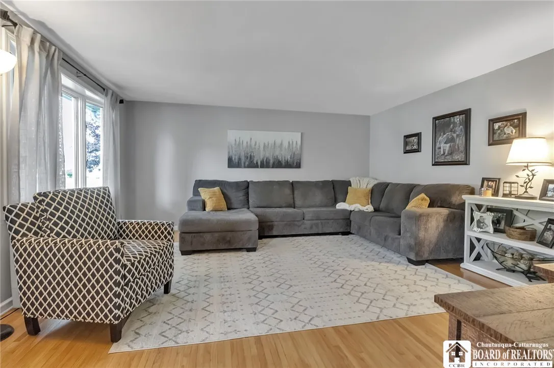62 Thistle Avenue, Tonawanda-town, New York 14150, Tonawanda, New York 14150, 4 Bedrooms Bedrooms, 9 Rooms Rooms,1 BathroomBathrooms,Residential,Closed,62 Thistle Avenue, Tonawanda-town, New York 14150,0,R1608655