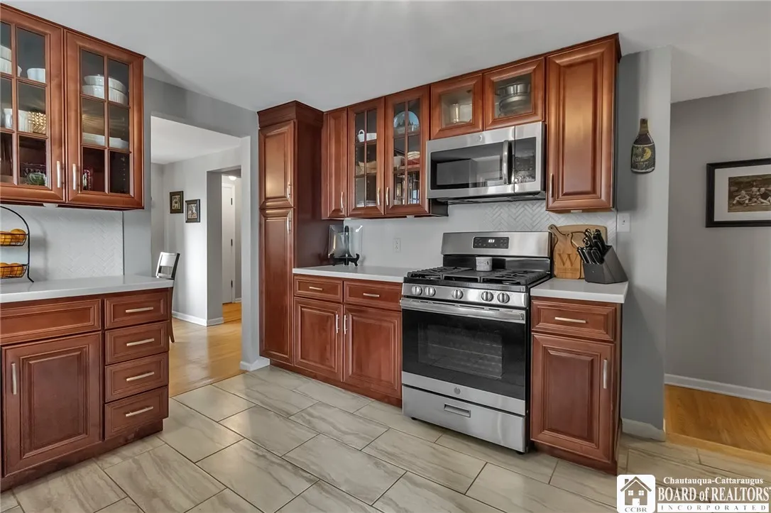 62 Thistle Avenue, Tonawanda-town, New York 14150, Tonawanda, New York 14150, 4 Bedrooms Bedrooms, 9 Rooms Rooms,1 BathroomBathrooms,Residential,Closed,62 Thistle Avenue, Tonawanda-town, New York 14150,0,R1608655