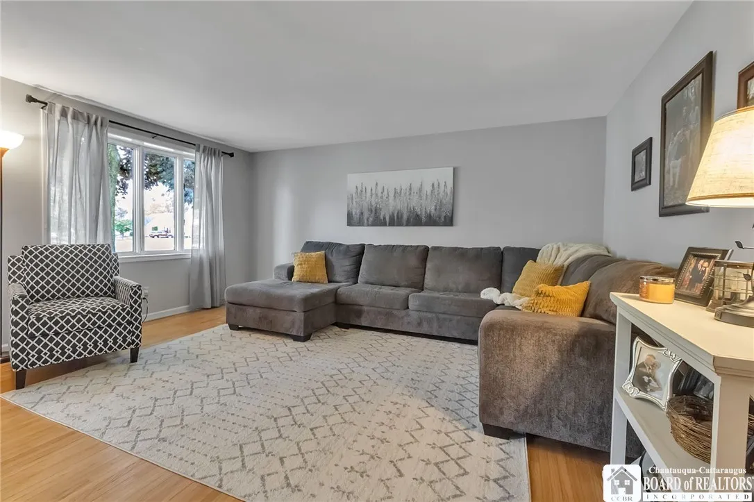62 Thistle Avenue, Tonawanda-town, New York 14150, Tonawanda, New York 14150, 4 Bedrooms Bedrooms, 9 Rooms Rooms,1 BathroomBathrooms,Residential,Closed,62 Thistle Avenue, Tonawanda-town, New York 14150,0,R1608655