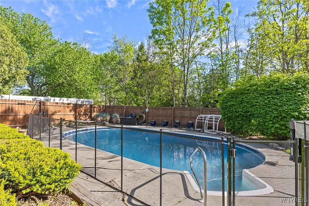 52 Schimwood Court, Amherst, New York 14068, Amherst, New York 14068, 3 Bedrooms Bedrooms, 7 Rooms Rooms,1 BathroomBathrooms,Residential,Closed,52 Schimwood Court, Amherst, New York 14068,0,B1608595
