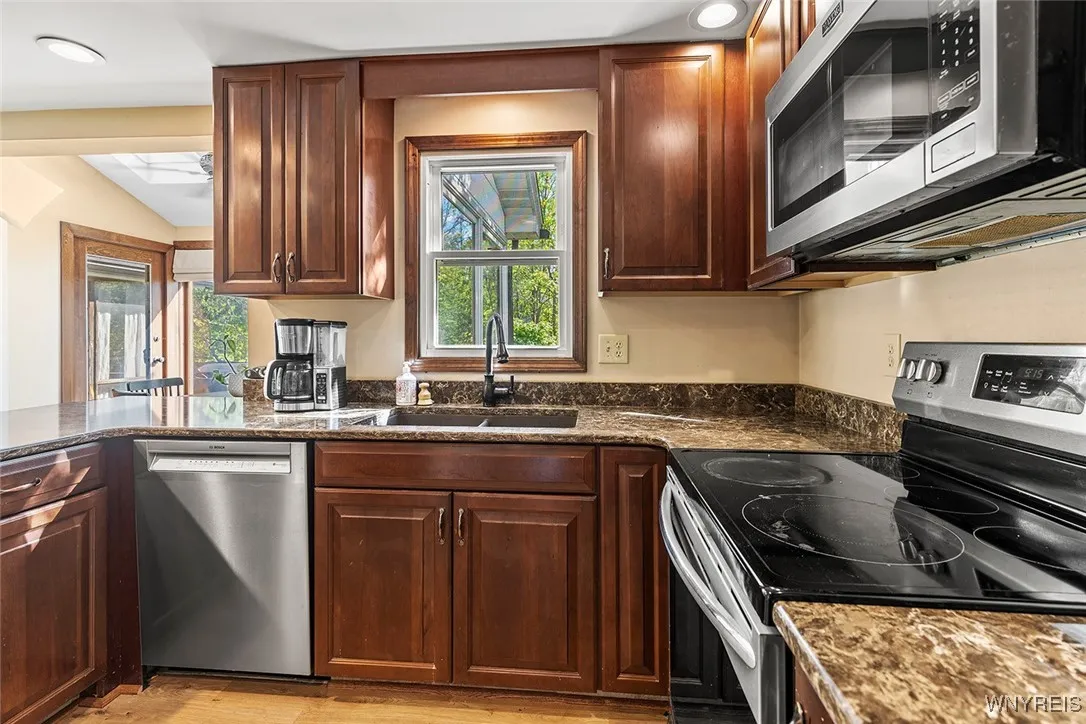 52 Schimwood Court, Amherst, New York 14068, Amherst, New York 14068, 3 Bedrooms Bedrooms, 7 Rooms Rooms,1 BathroomBathrooms,Residential,Closed,52 Schimwood Court, Amherst, New York 14068,0,B1608595