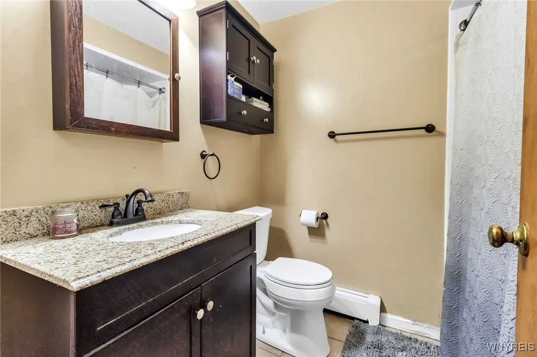 Full bath w/Tub Fitter.