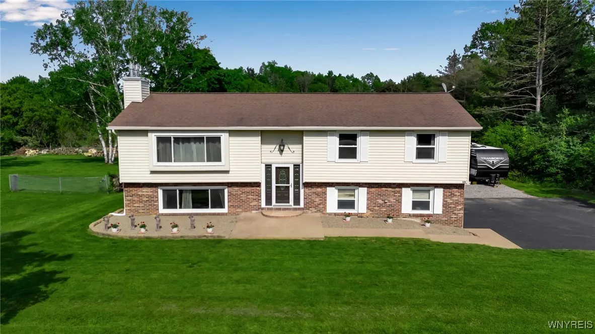 591 Girdle Road, Elma, New York 14052, Elma, New York 14052, 4 Bedrooms Bedrooms, 11 Rooms Rooms,2 BathroomsBathrooms,Residential,Closed,591 Girdle Road, Elma, New York 14052,0,B1605890