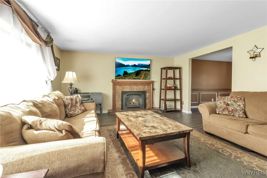 591 Girdle Road, Elma, New York 14052, Elma, New York 14052, 4 Bedrooms Bedrooms, 11 Rooms Rooms,2 BathroomsBathrooms,Residential,Closed,591 Girdle Road, Elma, New York 14052,0,B1605890