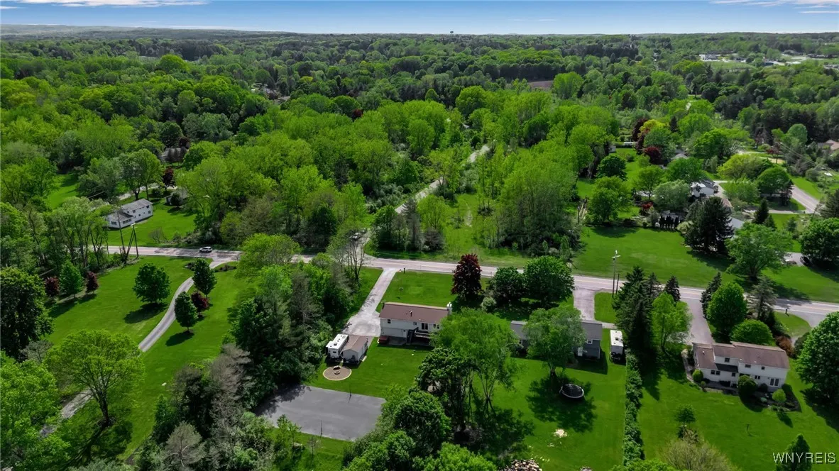 591 Girdle Road, Elma, New York 14052, Elma, New York 14052, 4 Bedrooms Bedrooms, 11 Rooms Rooms,2 BathroomsBathrooms,Residential,Closed,591 Girdle Road, Elma, New York 14052,0,B1605890