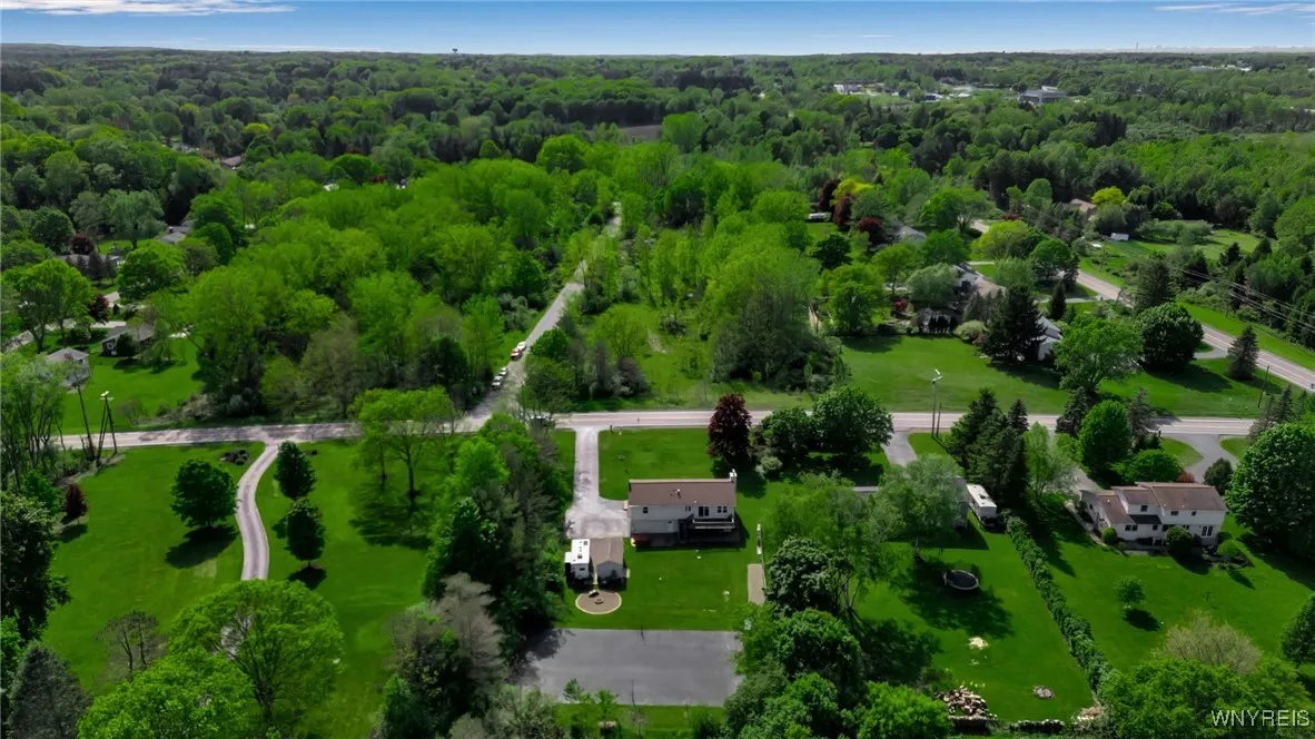 591 Girdle Road, Elma, New York 14052, Elma, New York 14052, 4 Bedrooms Bedrooms, 11 Rooms Rooms,2 BathroomsBathrooms,Residential,Closed,591 Girdle Road, Elma, New York 14052,0,B1605890
