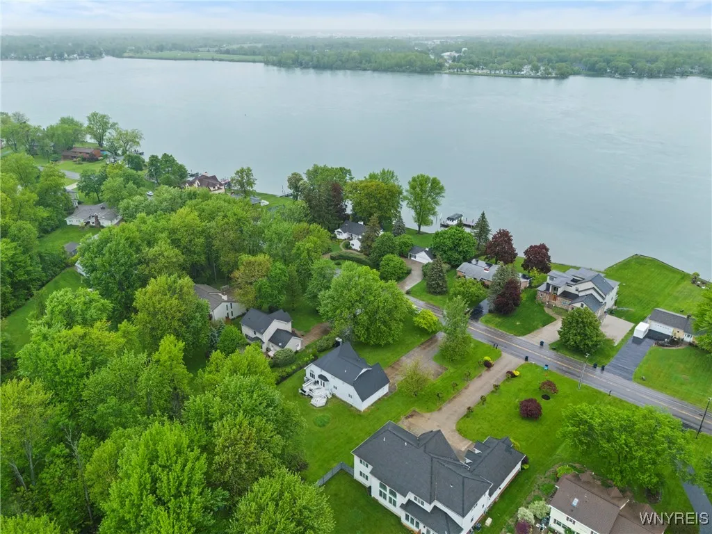 5020 East River Road, Grand Island, New York 14072, Grand Island, New York 14072, 3 Bedrooms Bedrooms, 10 Rooms Rooms,2 BathroomsBathrooms,Residential,Closed,5020 East River Road, Grand Island, New York 14072,0,B1608894