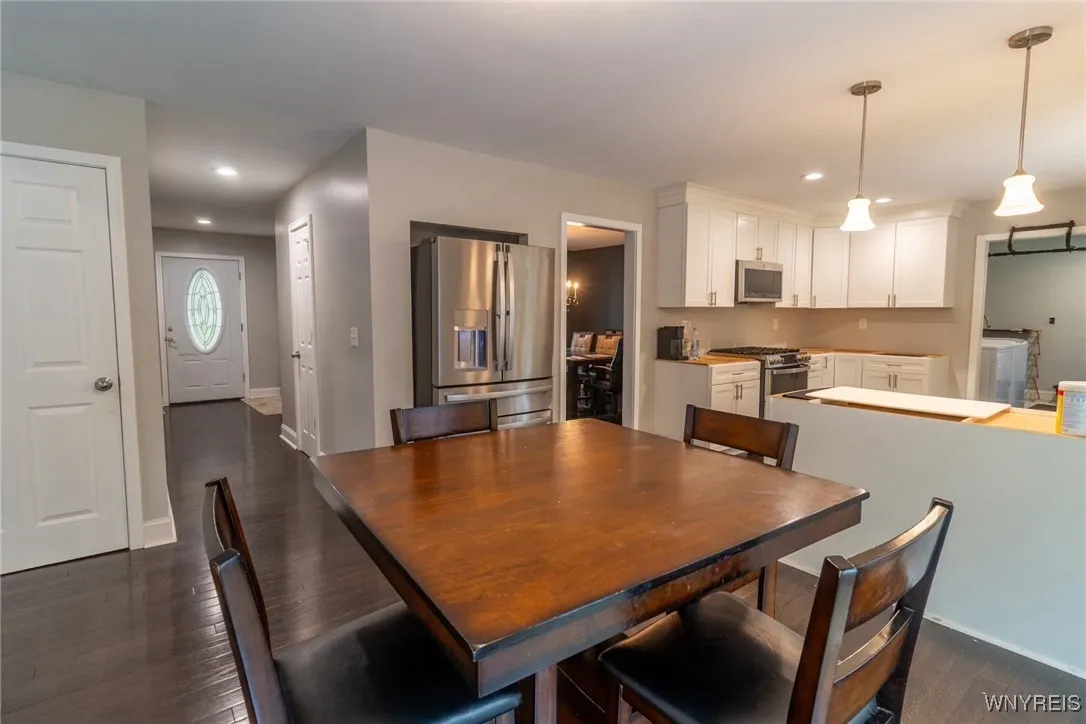 5020 East River Road, Grand Island, New York 14072, Grand Island, New York 14072, 3 Bedrooms Bedrooms, 10 Rooms Rooms,2 BathroomsBathrooms,Residential,Closed,5020 East River Road, Grand Island, New York 14072,0,B1608894