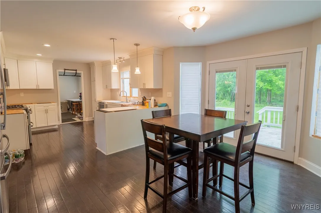 5020 East River Road, Grand Island, New York 14072, Grand Island, New York 14072, 3 Bedrooms Bedrooms, 10 Rooms Rooms,2 BathroomsBathrooms,Residential,Closed,5020 East River Road, Grand Island, New York 14072,0,B1608894