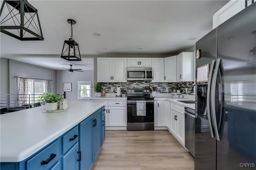 436 Centre Street, Cape Vincent, New York 13618, Cape Vincent, New York 13618, 3 Bedrooms Bedrooms, 6 Rooms Rooms,2 BathroomsBathrooms,Residential,Closed,436 Centre Street, Cape Vincent, New York 13618,0,S1608511