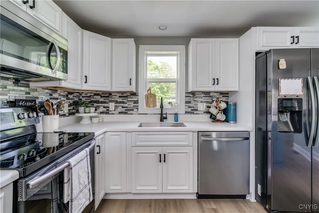 436 Centre Street, Cape Vincent, New York 13618, Cape Vincent, New York 13618, 3 Bedrooms Bedrooms, 6 Rooms Rooms,2 BathroomsBathrooms,Residential,Closed,436 Centre Street, Cape Vincent, New York 13618,0,S1608511
