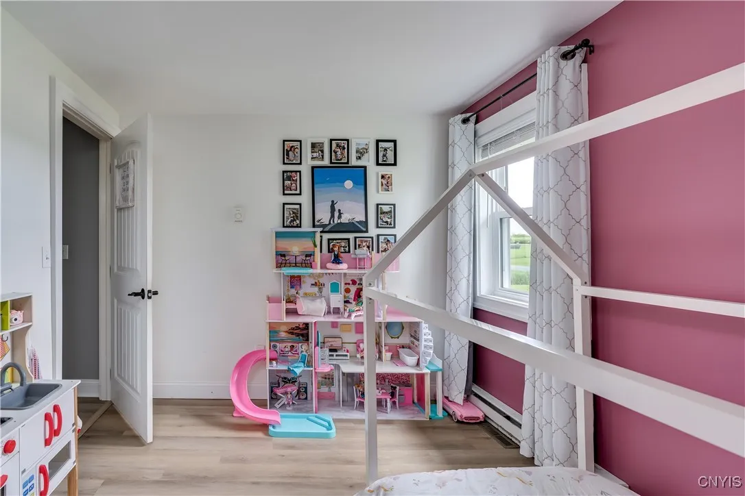 436 Centre Street, Cape Vincent, New York 13618, Cape Vincent, New York 13618, 3 Bedrooms Bedrooms, 6 Rooms Rooms,2 BathroomsBathrooms,Residential,Closed,436 Centre Street, Cape Vincent, New York 13618,0,S1608511