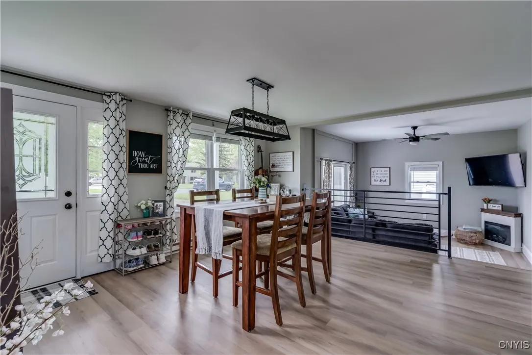 436 Centre Street, Cape Vincent, New York 13618, Cape Vincent, New York 13618, 3 Bedrooms Bedrooms, 6 Rooms Rooms,2 BathroomsBathrooms,Residential,Closed,436 Centre Street, Cape Vincent, New York 13618,0,S1608511