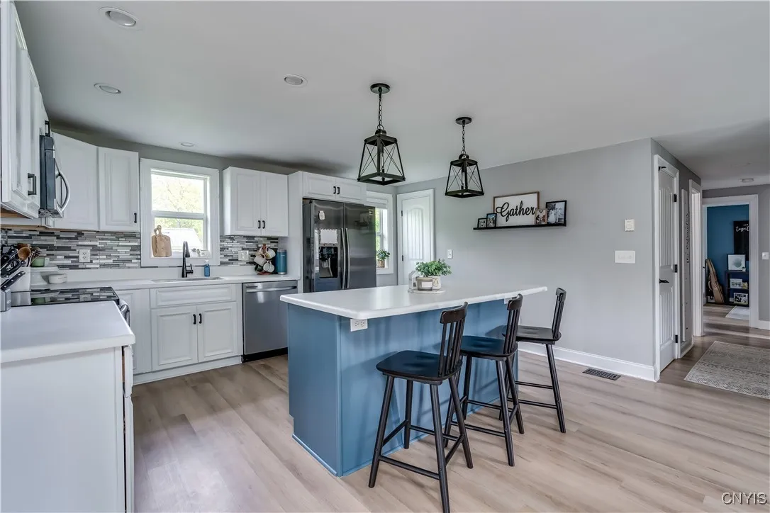 436 Centre Street, Cape Vincent, New York 13618, Cape Vincent, New York 13618, 3 Bedrooms Bedrooms, 6 Rooms Rooms,2 BathroomsBathrooms,Residential,Closed,436 Centre Street, Cape Vincent, New York 13618,0,S1608511