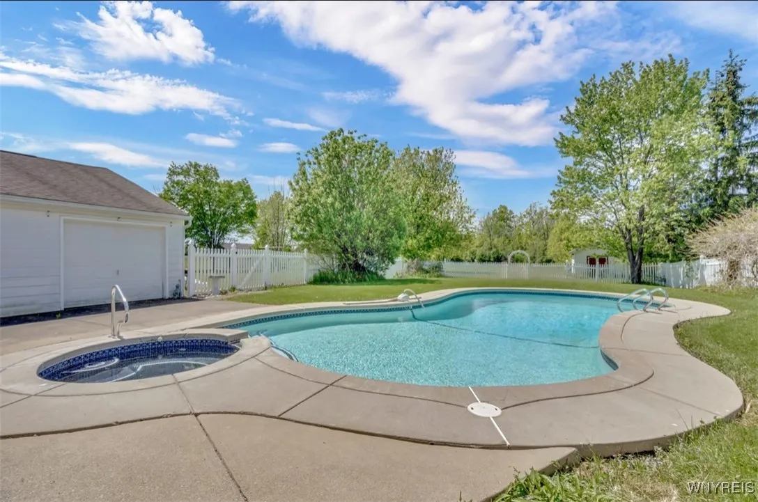 6634 Nash Road, Wheatfield, New York 14120, Wheatfield, New York 14120, 3 Bedrooms Bedrooms, 7 Rooms Rooms,1 BathroomBathrooms,Residential,Closed,6634 Nash Road, Wheatfield, New York 14120,B1607283