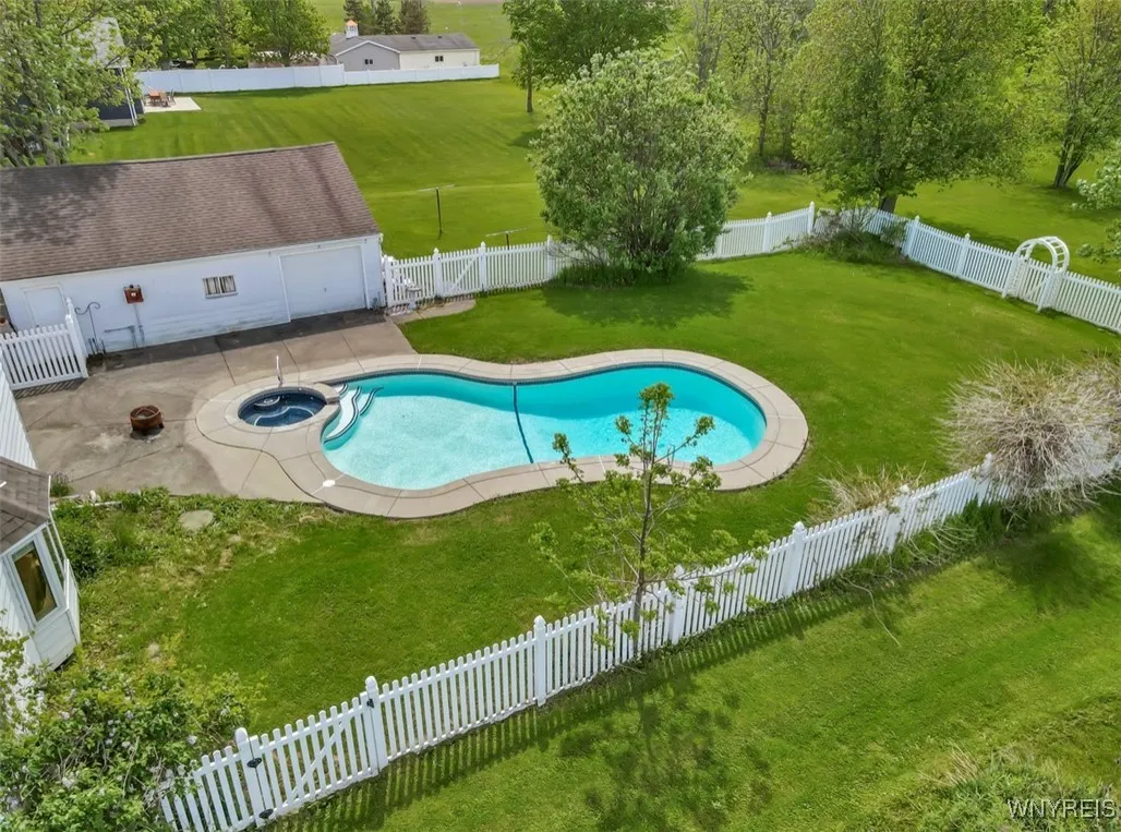 6634 Nash Road, Wheatfield, New York 14120, Wheatfield, New York 14120, 3 Bedrooms Bedrooms, 7 Rooms Rooms,1 BathroomBathrooms,Residential,Closed,6634 Nash Road, Wheatfield, New York 14120,B1607283