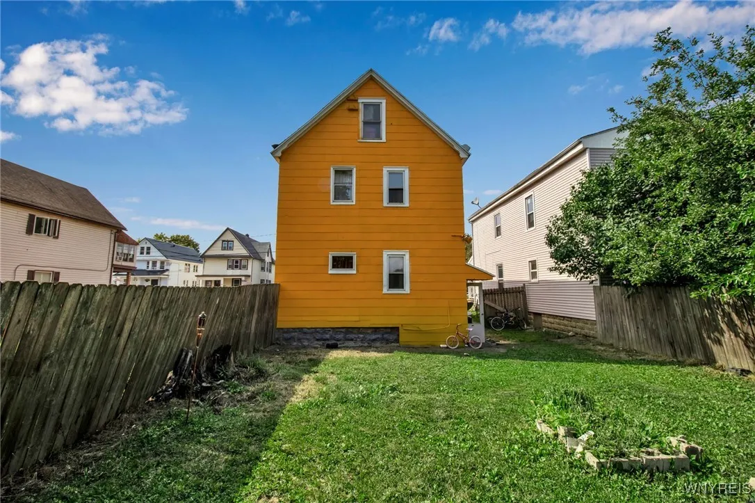 151 Edson Street, West Seneca, New York 14210, West Seneca, New York 14210, 6 Bedrooms Bedrooms, ,2 BathroomsBathrooms,Residential,Closed,151 Edson Street, West Seneca, New York 14210,0,B1608949